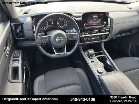 Used 2024 Nissan Pathfinder SV image 15