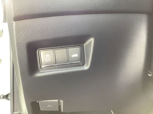 Used 2017 INFINITI Q60 w/ Premium Package image 24