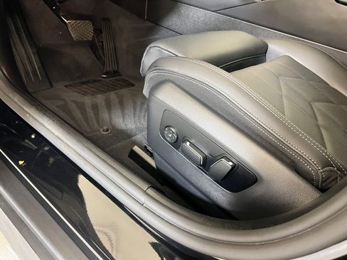 Used 2025 BMW i5 eDrive40i image 13