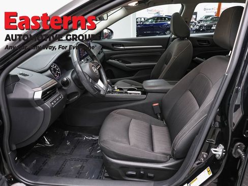Used 2023 Nissan Altima 2.5 SV w/ SV Premium Package AWD/4WD image 14