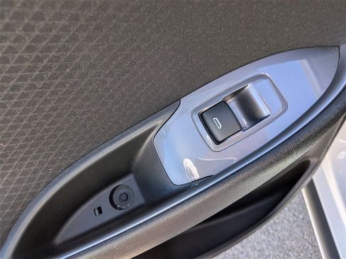 Used 2024 Chevrolet Malibu LT image 27