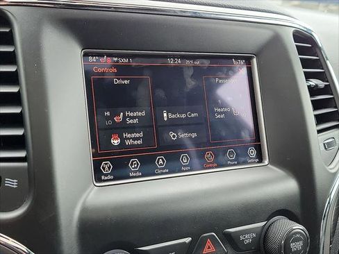 Used 2019 Jeep Grand Cherokee Laredo image 19