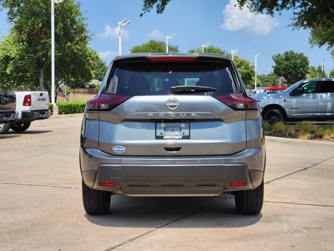 Used 2025 Nissan Rogue SV FWD image 6