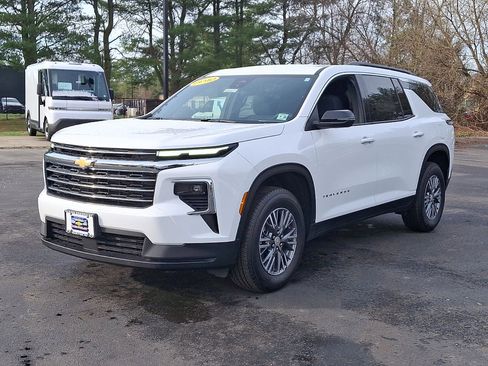 New 2026 Chevrolet Traverse LT w/ LPO, Floor Liner Package image 10