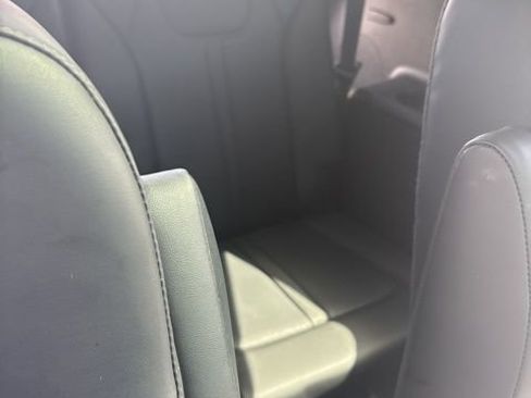 Used 2023 Kia Sorento SX image 32