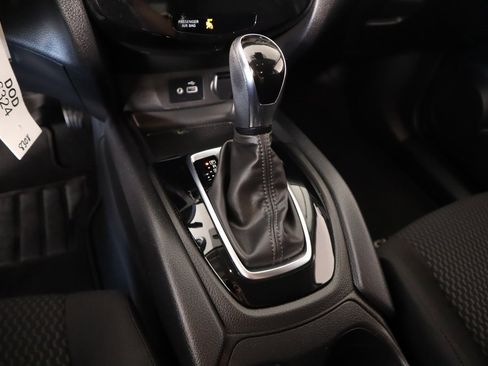 Used 2021 Nissan Rogue Sport S image 7