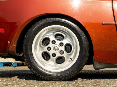 Used 1986 Porsche 944 Turbo image 39