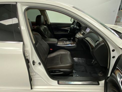 Used 2016 INFINITI Q70 L 3.7 w/ Deluxe Touring Package image 23