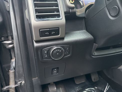 Used 2016 Ford F150 Lariat w/ Equipment Group 502A Luxury image 13