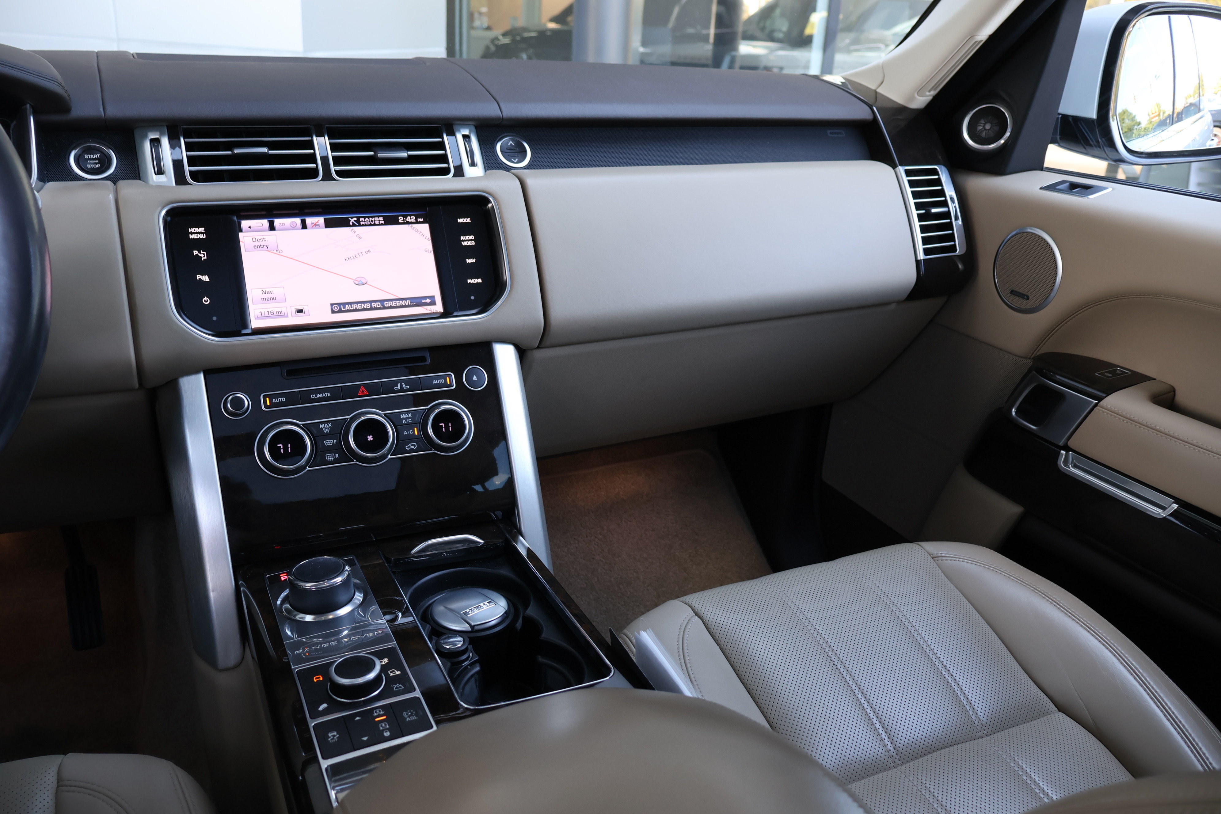 Used 2013 Land Rover Range Rover HSE AWD/4WD image 22
