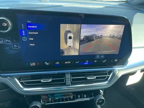 New 2026 Chevrolet Equinox EV LT AWD/4WD image 17