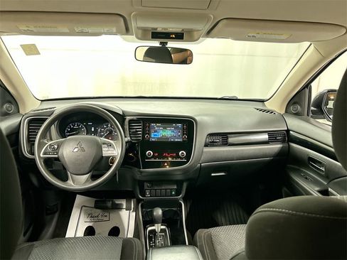 Used 2020 Mitsubishi Outlander ES image 18
