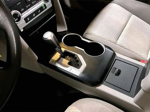 Used 2013 Toyota Camry LE image 32