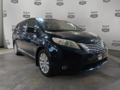 Used 2011 Toyota Sienna Limited image 1