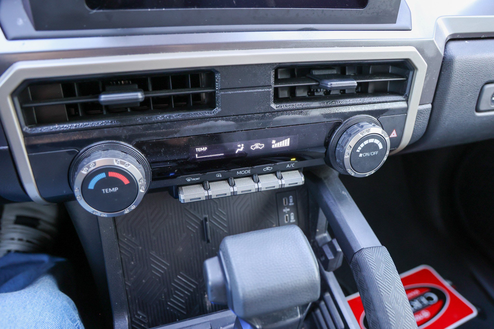 Certified 2025 Toyota Tacoma SR5 AWD/4WD image 24