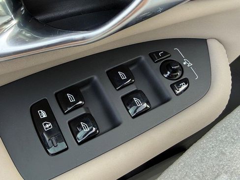 New 2026 Volvo XC90 T8 Plus w/ Protection Package Premier image 10