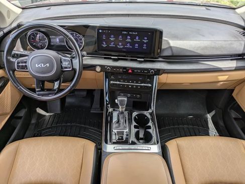 Used 2022 Kia Carnival EX FWD image 12