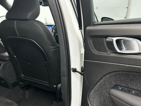 Used 2023 Volvo XC40 B5 Plus w/ Climate Package image 35