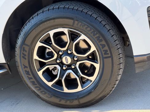 Used 2023 Ford Expedition Max XLT image 10