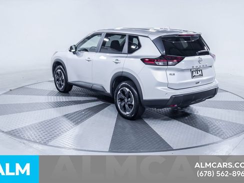 Used 2025 Nissan Rogue SV FWD image 7