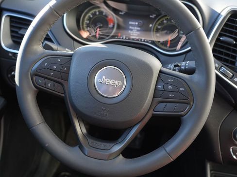 Used 2022 Jeep Cherokee Trailhawk w/ Premium Leather Package image 26