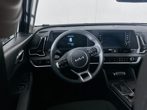 Used 2025 Kia Sportage LX image 17