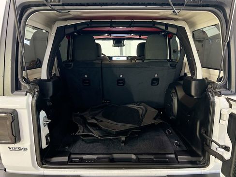 Used 2024 Jeep Wrangler Willys image 13
