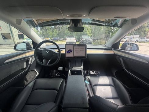 Used 2024 Tesla Model Y Long Range RWD image 27