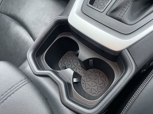 Used 2021 Toyota RAV4 XLE Premium image 30