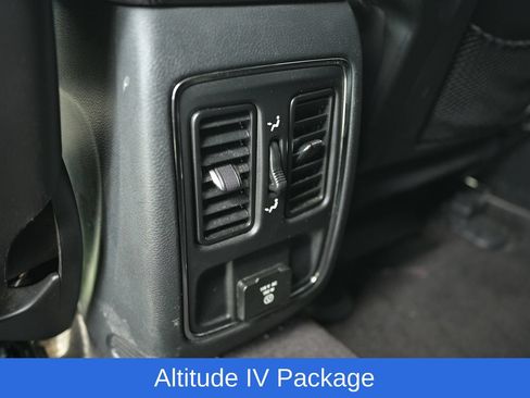 Used 2018 Jeep Grand Cherokee Altitude AWD/4WD image 22