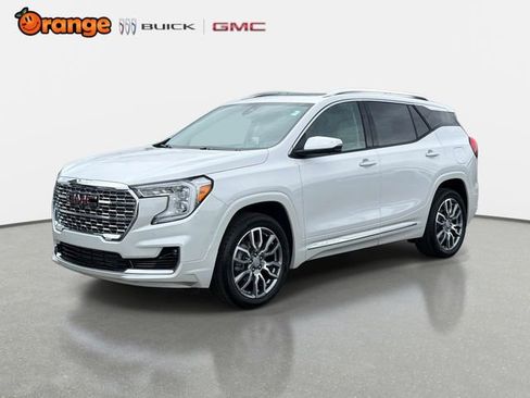 Used 2024 GMC Terrain Denali w/ Denali Premium Package AWD/4WD image 7