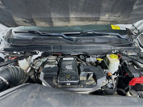 Used 2022 RAM 4500 Tradesman w/ Chrome Appearance Group image 32