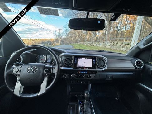 Used 2016 Toyota Tacoma Limited image 5