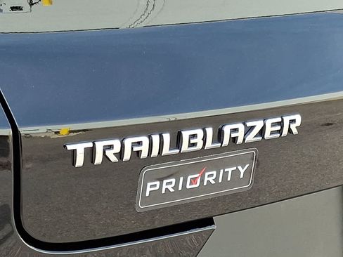 Certified 2025 Chevrolet TrailBlazer LT FWD image 35