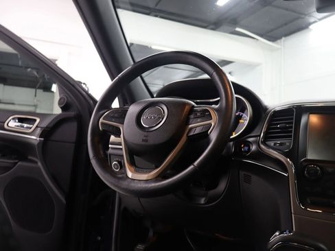 Used 2014 Jeep Grand Cherokee Limited w/ Luxury Group II image 18