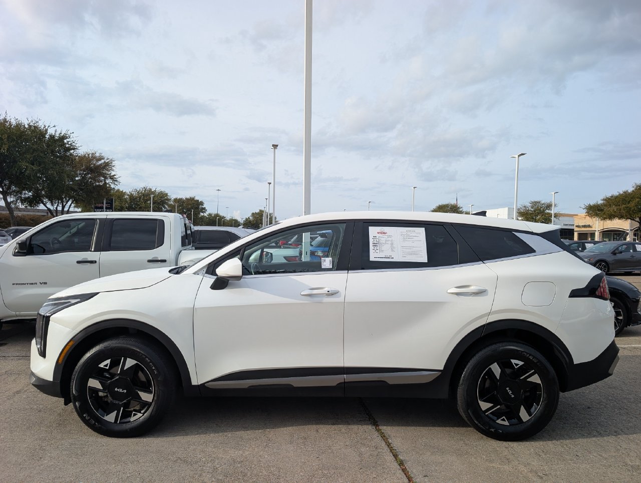 Used 2026 Kia Sportage LX AWD/4WD image 3