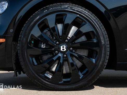 Used 2024 Bentley Flying Spur V8 image 8