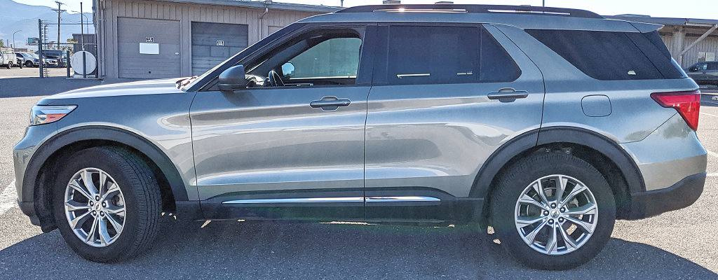 Used 2020 Ford Explorer XLT w/ Equipment Group 202A AWD/4WD image 5