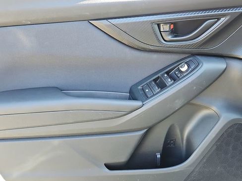 Used 2021 Subaru Crosstrek 2.0i Premium image 12