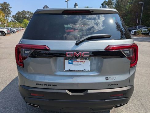 Used 2023 GMC Acadia SLE w/ Driver Convenience Package image 5