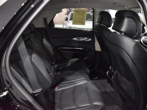Used 2025 Genesis GV70 2.5T AWD/4WD image 23
