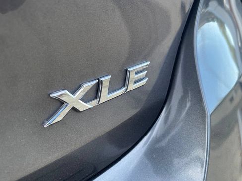 Used 2015 Toyota Venza XLE w/ XLE Premium Package FWD image 12