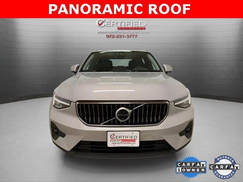 Used 2025 Volvo XC40 B5 Plus image 2