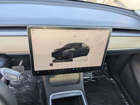 Used 2022 Tesla Model Y Long Range image 14