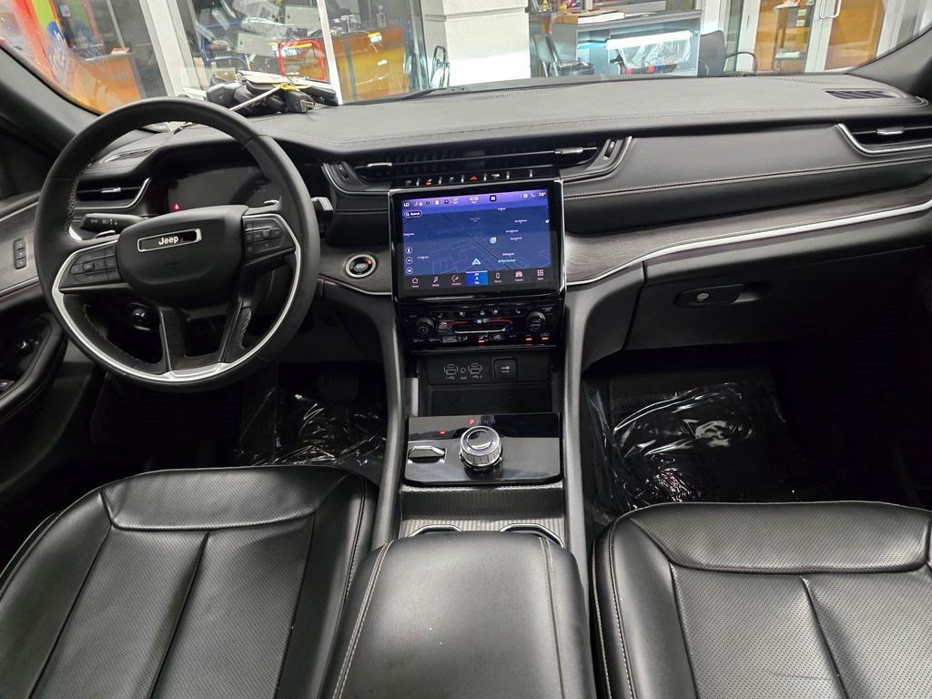 Used 2024 Jeep Grand Cherokee L Limited w/ Luxury Tech Group II AWD/4WD image 40
