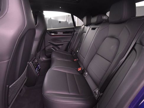 Certified 2024 Porsche Macan 4 Electric AWD/4WD image 19