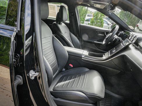 Used 2022 Mercedes-Benz C 300 4MATIC Sedan image 32