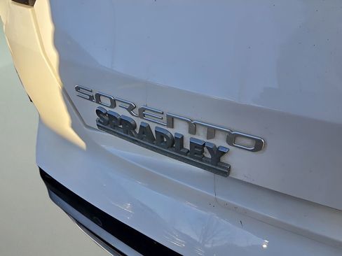 Used 2023 Kia Sorento SX image 20