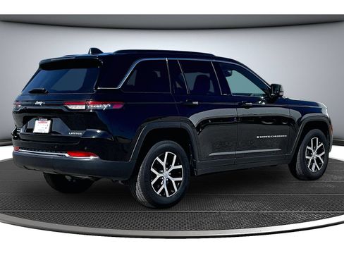 Certified 2024 Jeep Grand Cherokee Limited AWD/4WD image 18