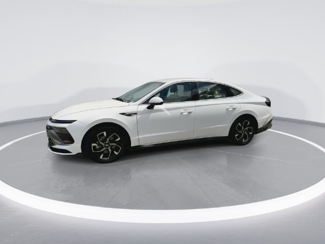 Used 2025 Hyundai Sonata SEL FWD image 4